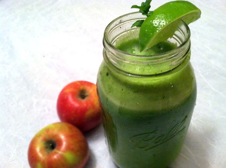 Green Limelight - Lime apple juice with fresh mint, yum!  http://dancetothebeet.com
